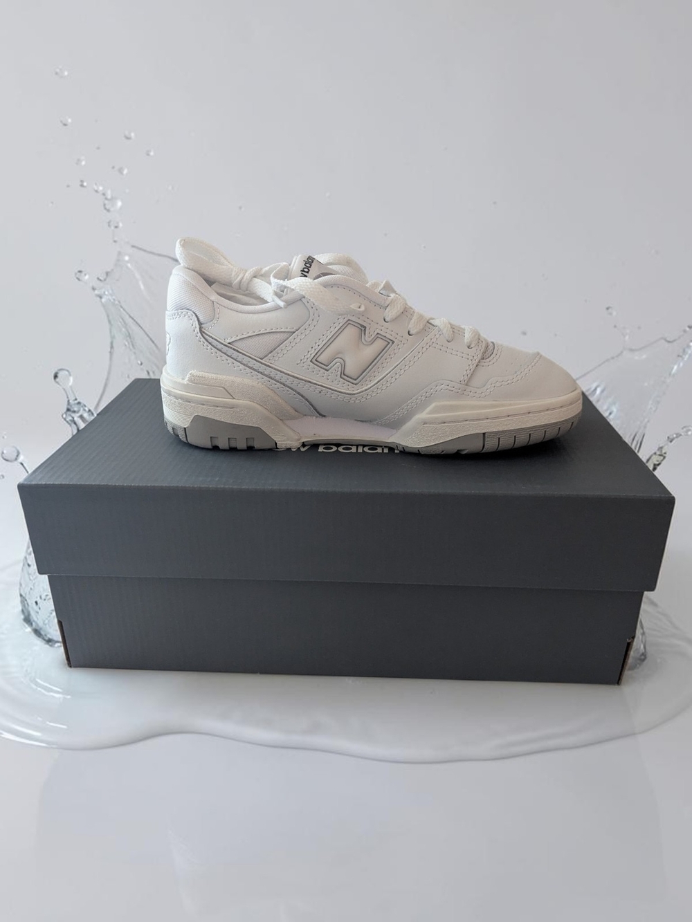 New Balance Kids Classic 550 Lace-Up Sneakers - White/Grey Size 4 & 4.5
